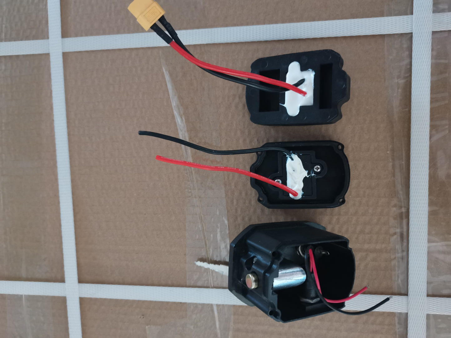 Replacement Charging/Discharging Cover Set for RANDRIDE YG90 Battery Base